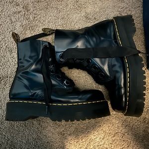 Women’s Dr. Marten Platform Boot Size 8